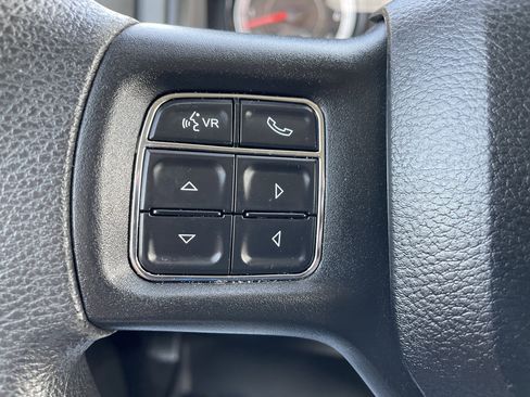 Used 2020 RAM 1500 Classic SLT image 11