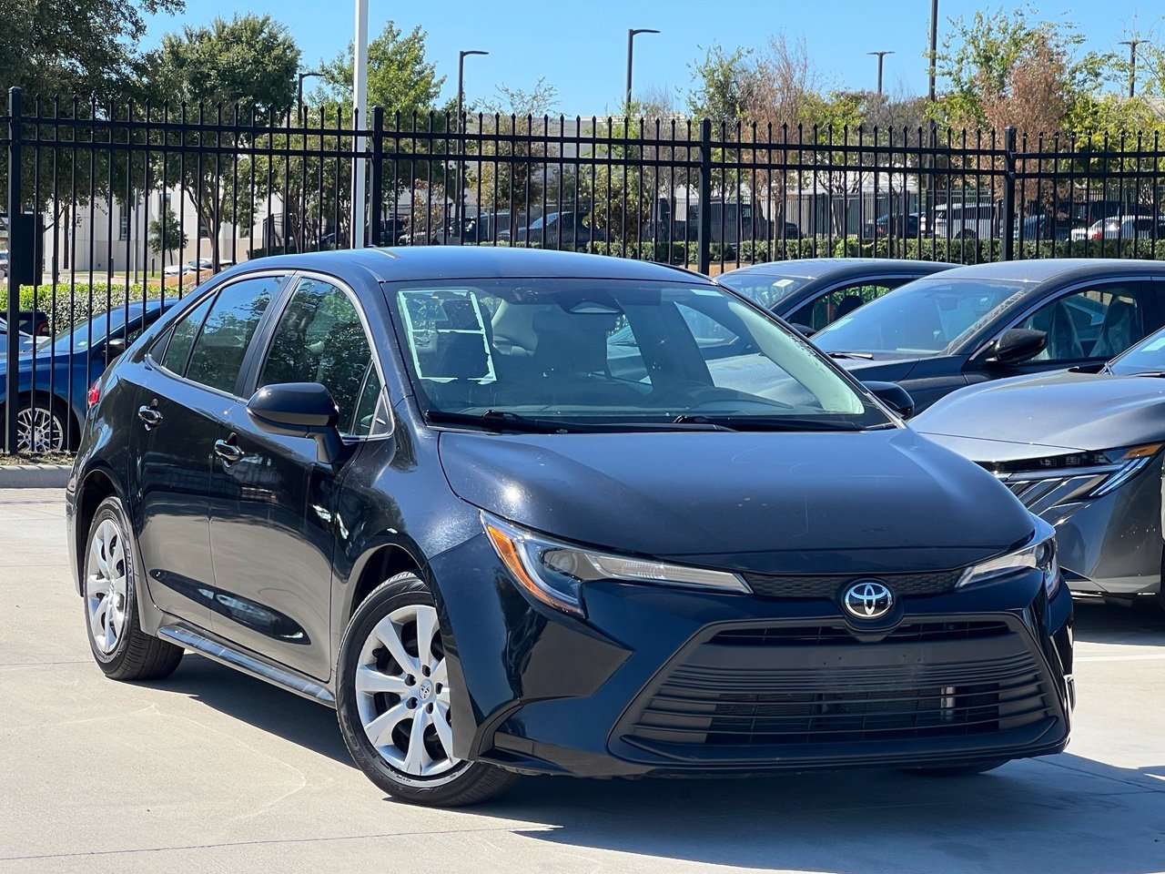 Used 2025 Toyota Corolla LE FWD image 1