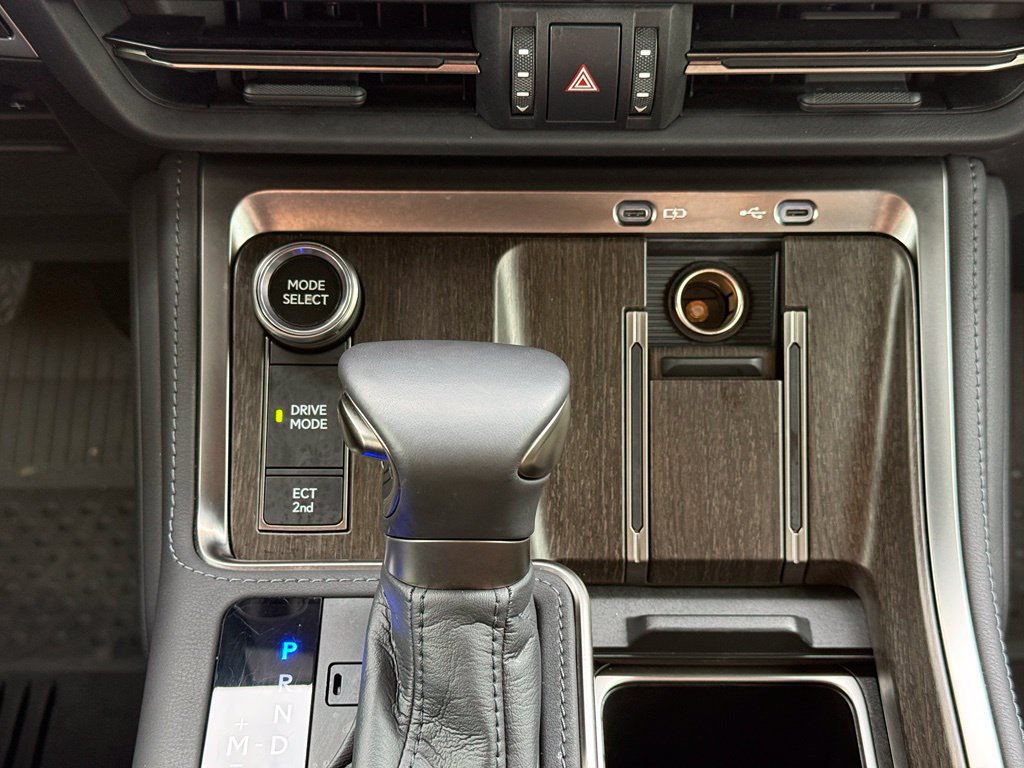Used 2026 Lexus GX 550 w/ Accessory Package (2T) AWD/4WD image 21