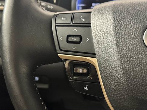 Used 2025 Toyota Crown w/ Advanced Technology Package AWD/4WD image 19