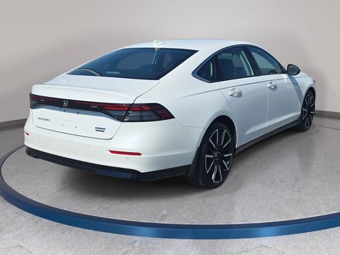 Used 2023 Honda Accord Touring image 5