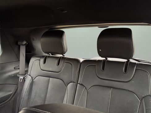 Used 2022 Jeep Grand Cherokee L Overland w/ Advanced Protech Group III image 23