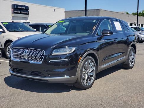 Used 2023 Lincoln Nautilus Reserve AWD/4WD image 2