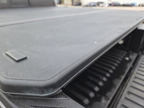 Used 2017 Toyota Tacoma Limited image 31