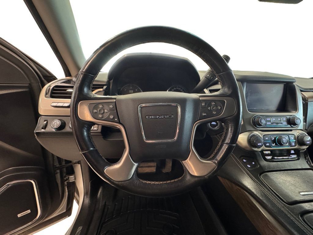 Used 2018 GMC Yukon XL Denali w/ Open Road Package AWD/4WD image 13