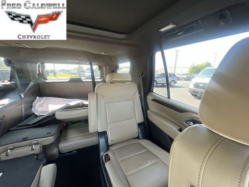 Used 2023 Chevrolet Tahoe Premier AWD/4WD image 14