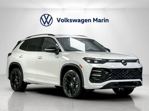 New 2026 Volkswagen Tiguan SE R-Line image 7