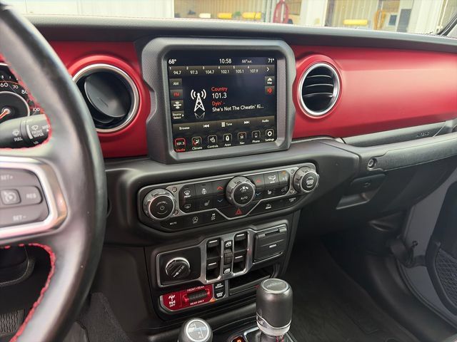 Used 2023 Jeep Gladiator Rubicon w/ Cold Weather Group AWD/4WD image 18