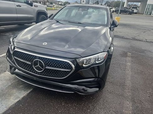 Used 2024 Mercedes-Benz E 350 4MATIC Sedan image 4
