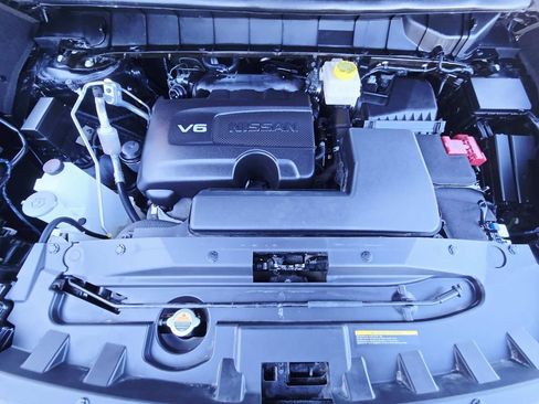 Used 2023 Nissan Pathfinder SL w/ Black Appearance Package image 19