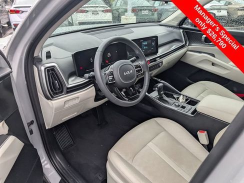 Used 2024 Kia Sorento S AWD/4WD image 12