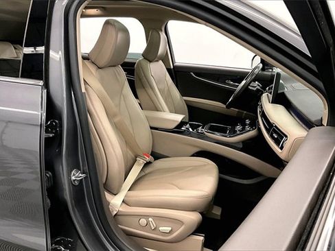 Used 2022 Lincoln Nautilus Reserve w/ Monochromatic Package image 7