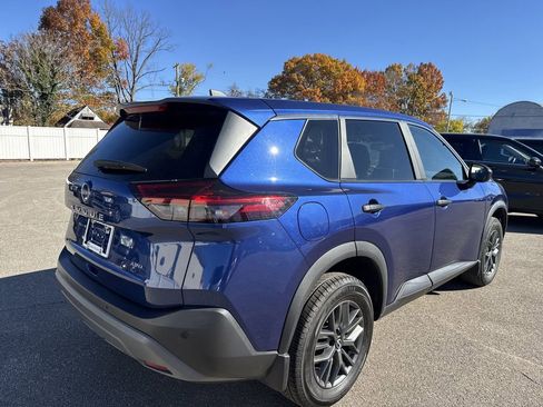 Used 2023 Nissan Rogue S image 4