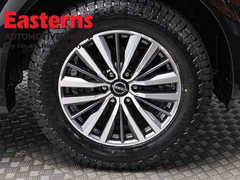 Used 2024 Nissan Armada SL w/ Captain's Chairs Package image 33