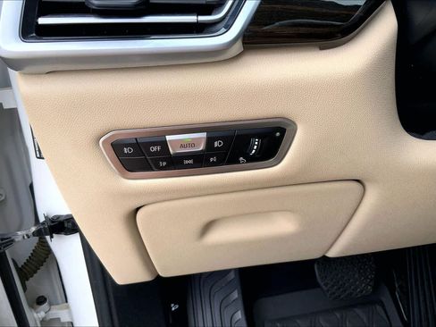 Used 2020 BMW X5 sDrive40i w/ Convenience Package RWD image 32