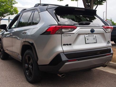 Used 2019 Toyota RAV4 XSE w/ XSE Weather Package AWD/4WD image 5