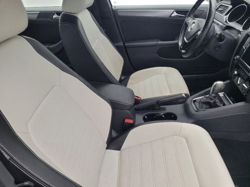 Used 2016 Volkswagen Jetta Sport image 21