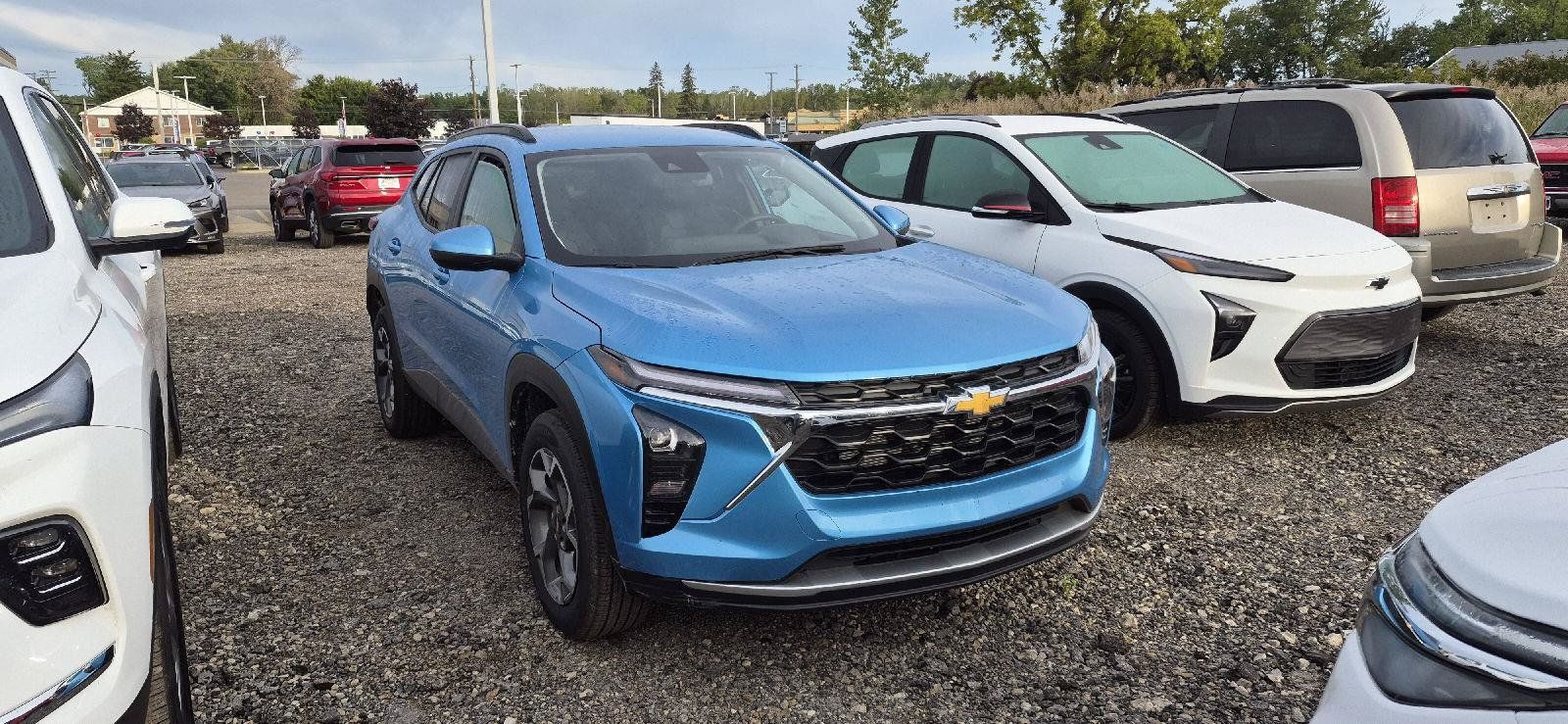 Used 2026 Chevrolet Trax LT w/ Driver Confidence Package FWD image 2