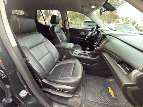 Used 2019 Chevrolet Traverse LT w/ LPO, Floor Liner Package FWD image 67