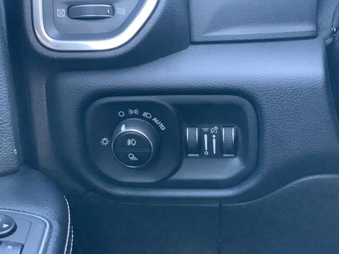 Used 2022 RAM 2500 Laramie AWD/4WD image 16