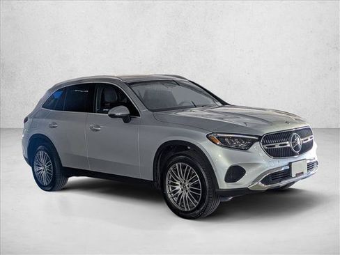 Certified 2026 Mercedes-Benz GLC 300 image 3