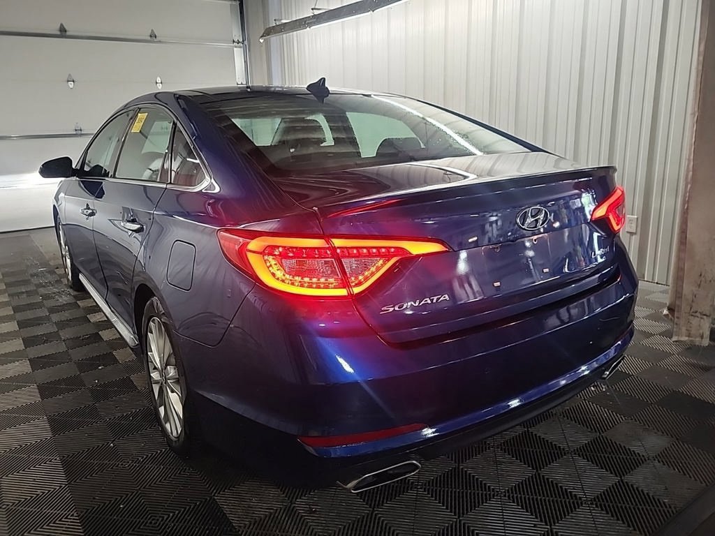 Used 2015 Hyundai Sonata Limited w/ Option Group 05 FWD image 15