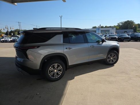 New 2026 Chevrolet Traverse LT w/ Driver Confidence Package image 5