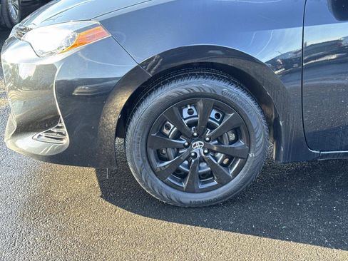 Used 2017 Toyota Corolla LE w/ Carpet Mat Package (TMS) image 27