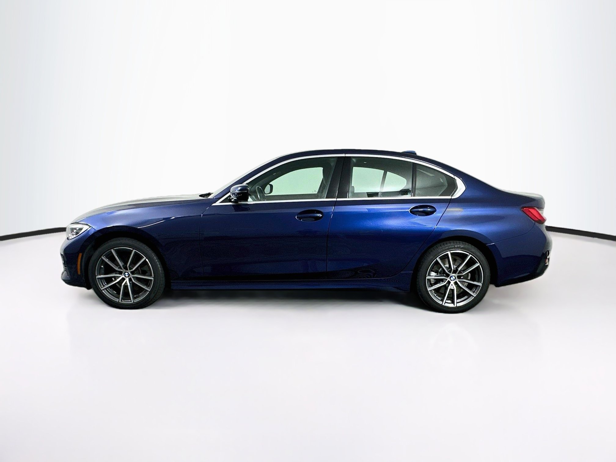 Used 2020 BMW 330i xDrive Sedan w/ Convenience Package AWD/4WD image 4