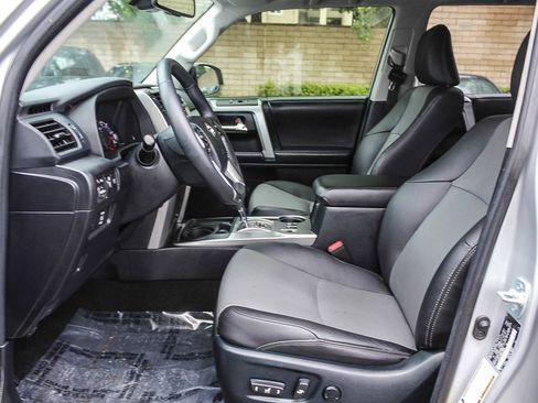 Used 2021 Toyota 4Runner SR5 Premium image 17