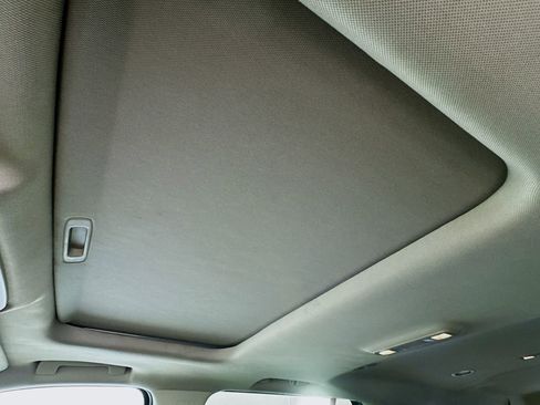 Used 2020 GMC Yukon XL SLT image 23