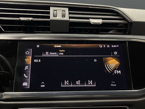 Used 2024 Audi Q3 2.0T Premium Plus w/ Premium Plus Package image 18