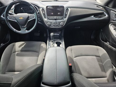 Used 2018 Chevrolet Malibu LT FWD image 18