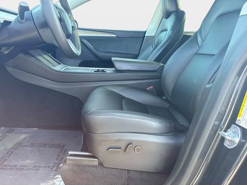 Used 2025 Tesla Model Y Long Range RWD image 17
