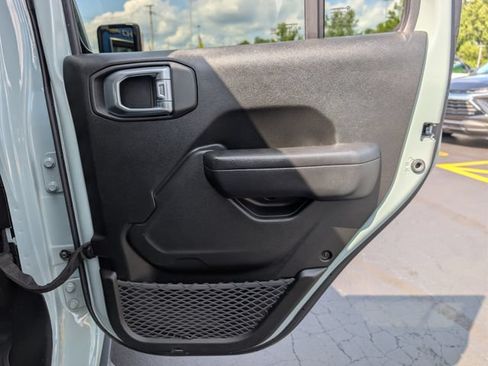 Used 2024 Jeep Wrangler Unlimited Sport AWD/4WD image 18