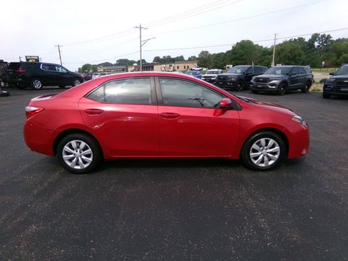 Used 2016 Toyota Corolla LE FWD image 2