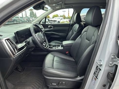 Used 2025 Kia Sorento EX w/ Panoramic Sunroof Package AWD/4WD image 32