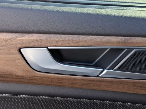 New 2026 Volkswagen Atlas SE image 26