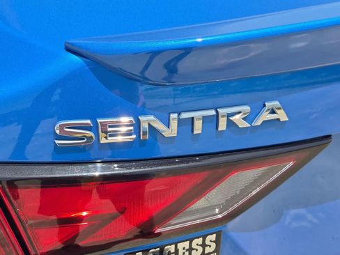 Used 2025 Nissan Sentra SR w/ SR Premium Package FWD image 31