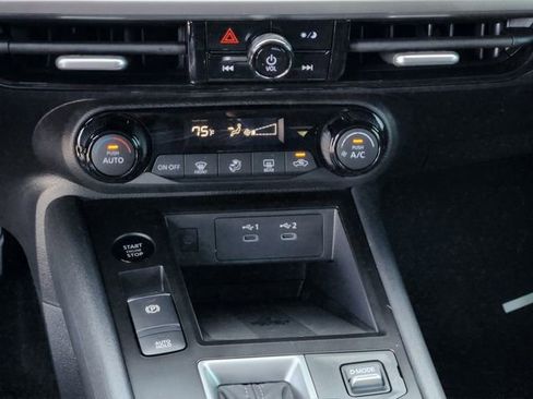 New 2026 Nissan Kicks SV image 15