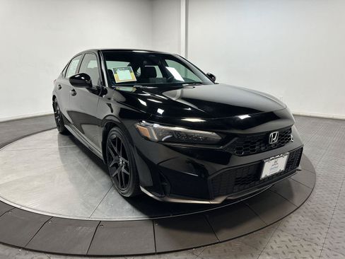 Used 2025 Honda Civic Sport image 2