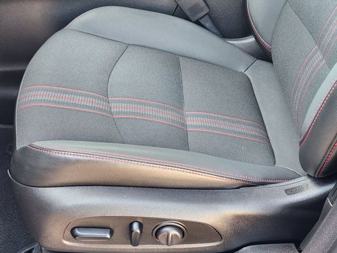 Certified 2024 Chevrolet Equinox RS FWD image 24
