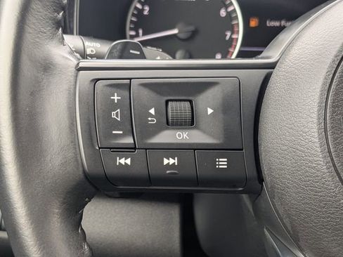 Used 2025 Nissan Pathfinder SV image 25