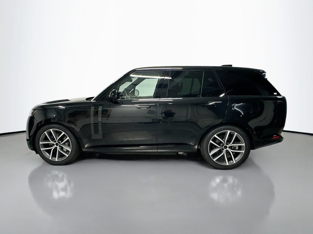 Used 2026 Land Rover Range Rover SE AWD/4WD image 2