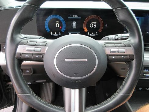 Used 2025 Hyundai Kona SEL AWD/4WD image 23