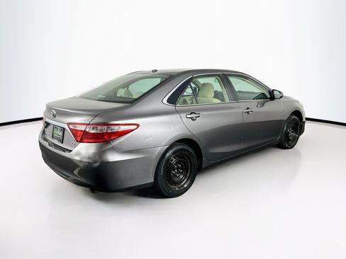 Used 2017 Toyota Camry LE w/ Moonroof Package FWD image 9