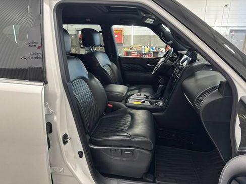 Used 2023 INFINITI QX80 Sensory w/ All-Season Package AWD/4WD image 22