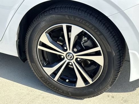 Used 2023 Nissan Sentra SV FWD image 12
