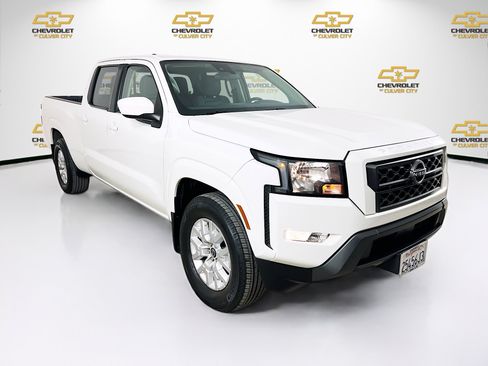 Used 2022 Nissan Frontier SV w/ Technology Package image 1