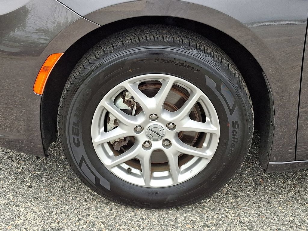Used 2023 Chrysler Pacifica Touring-L FWD image 29